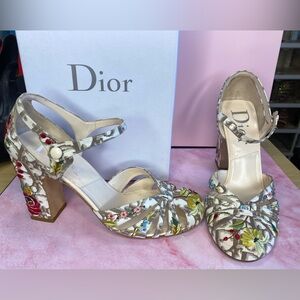 Dior Toile Logo Brode Fleurs Vintage Authentic Heels